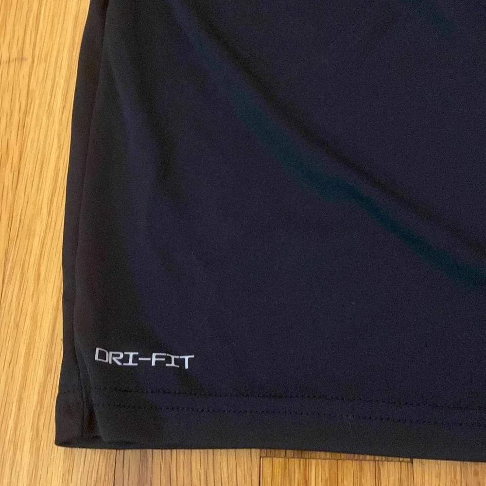 Nike Boys Black Swim Short Sleeve Shirt Size M